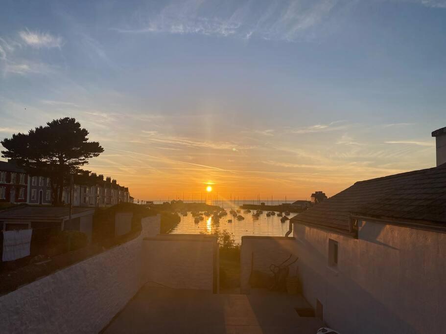 Aberaeron Island House - Panoramic Harbour Views Villa Kültér fotó